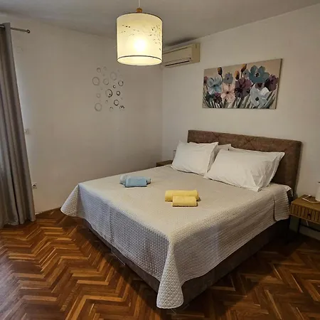 Lidija 아파트 로파르