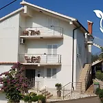 Lidija Apartment Lopar